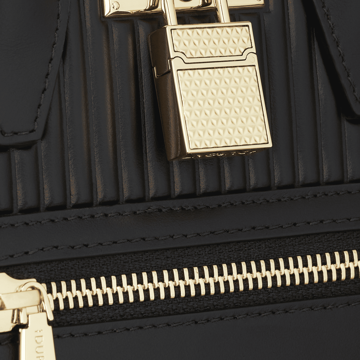 Piccolo color_black for - her FW26 4 - S.T. Dupont Italy&Spain