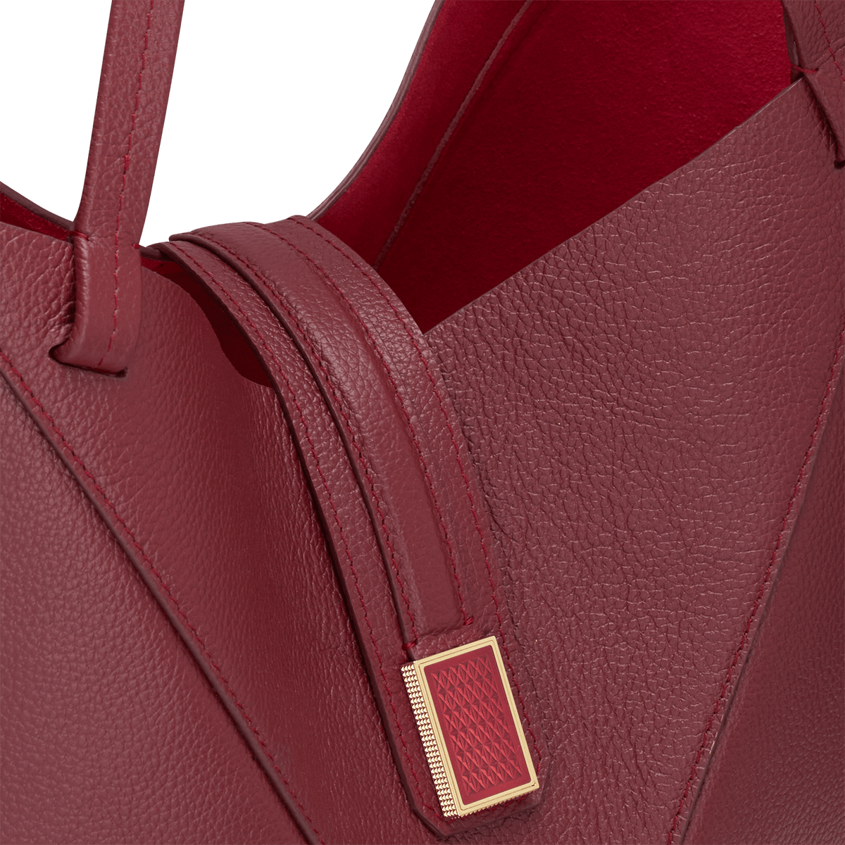 Shopper color_burgundy fall - selection for - her 4 - S.T. Dupont Italy&Spain