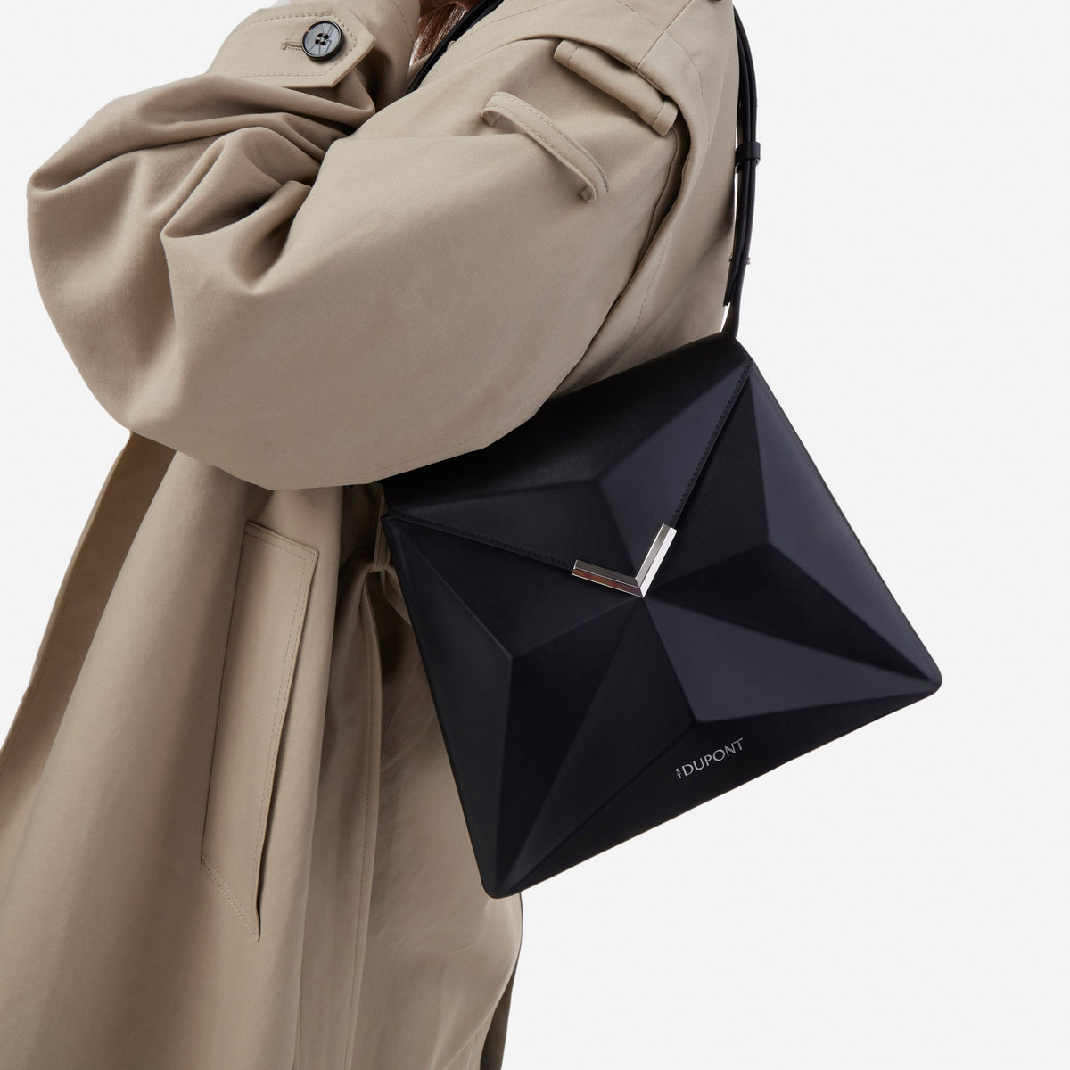 Medio color_black corporate25 FW2425 2 - S.T. Dupont Italy&Spain